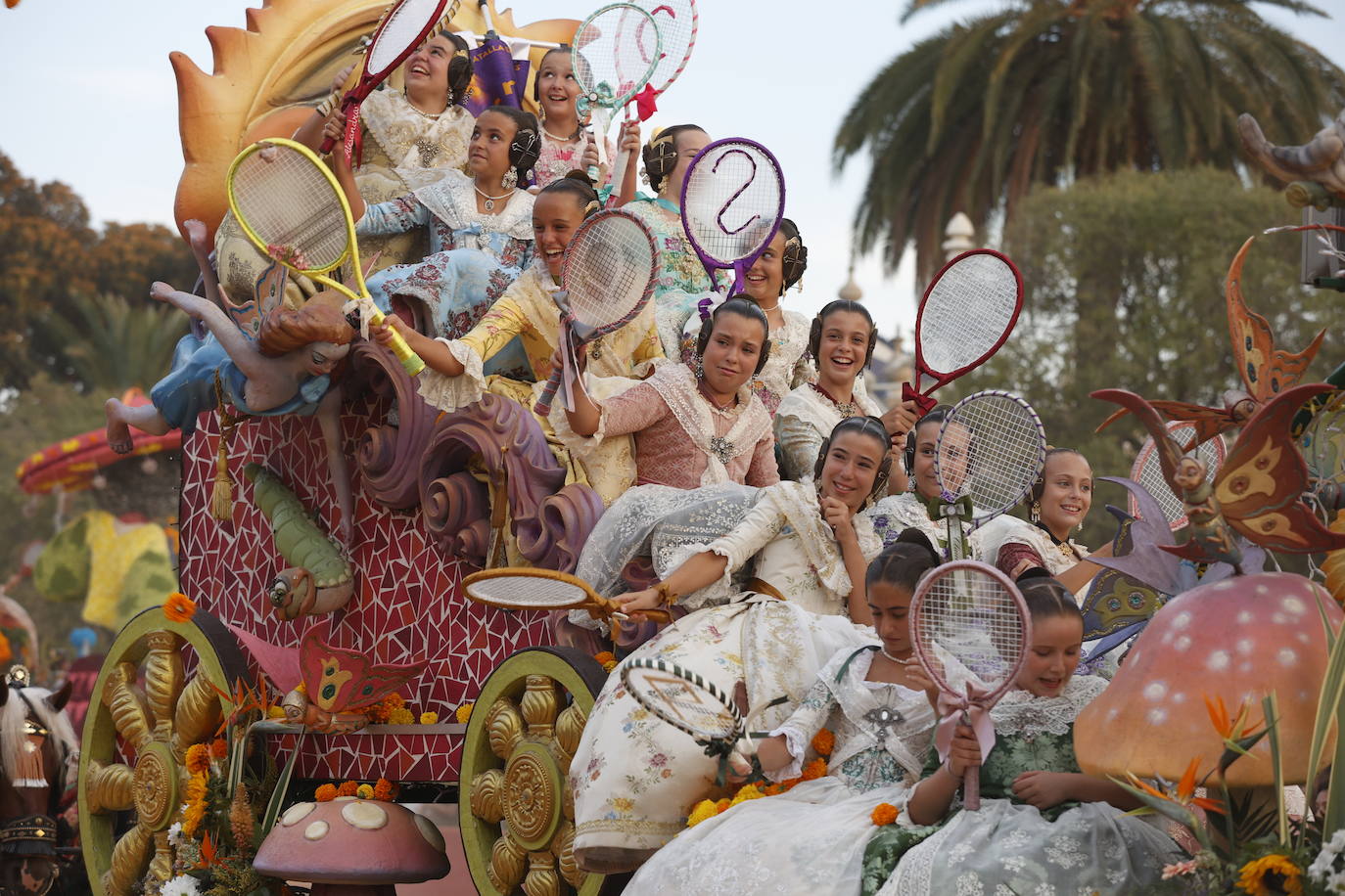 Fotos: La Batalla de Flores pone punto y final a la Feria de Julio