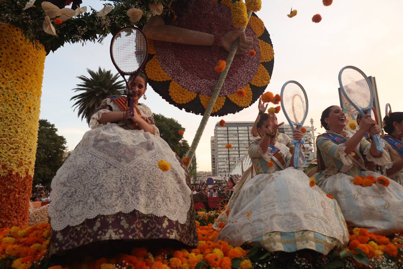 Fotos: La Batalla de Flores pone punto y final a la Feria de Julio