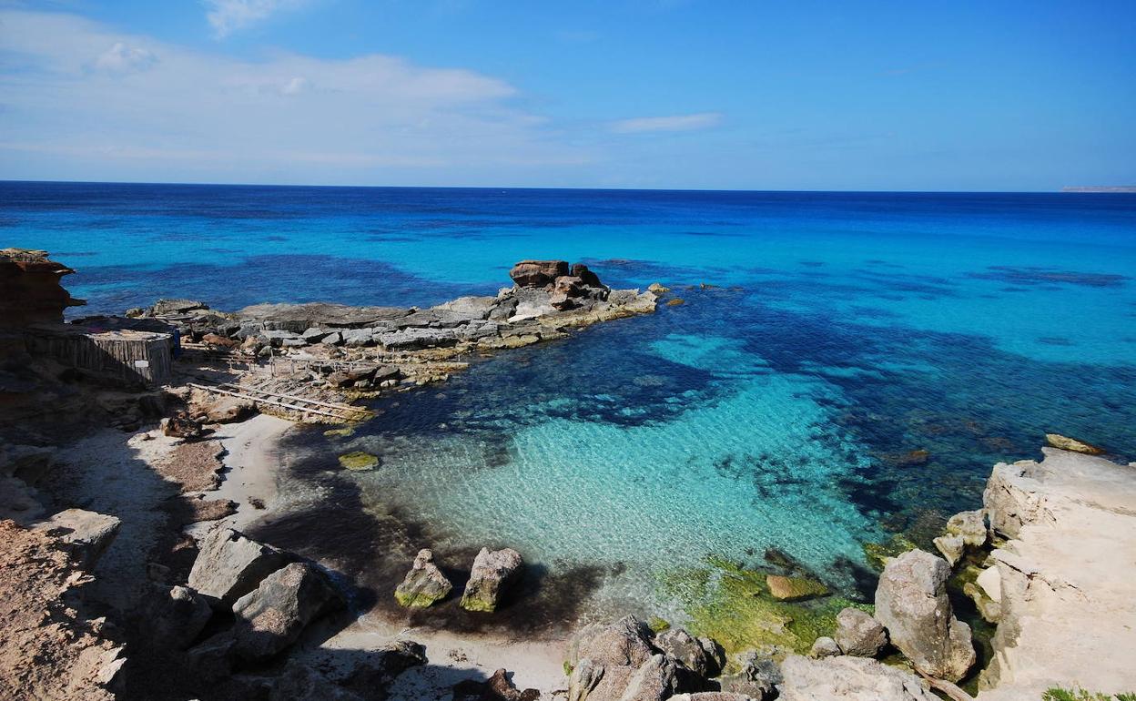 Caló d'Es Mort, Formentera