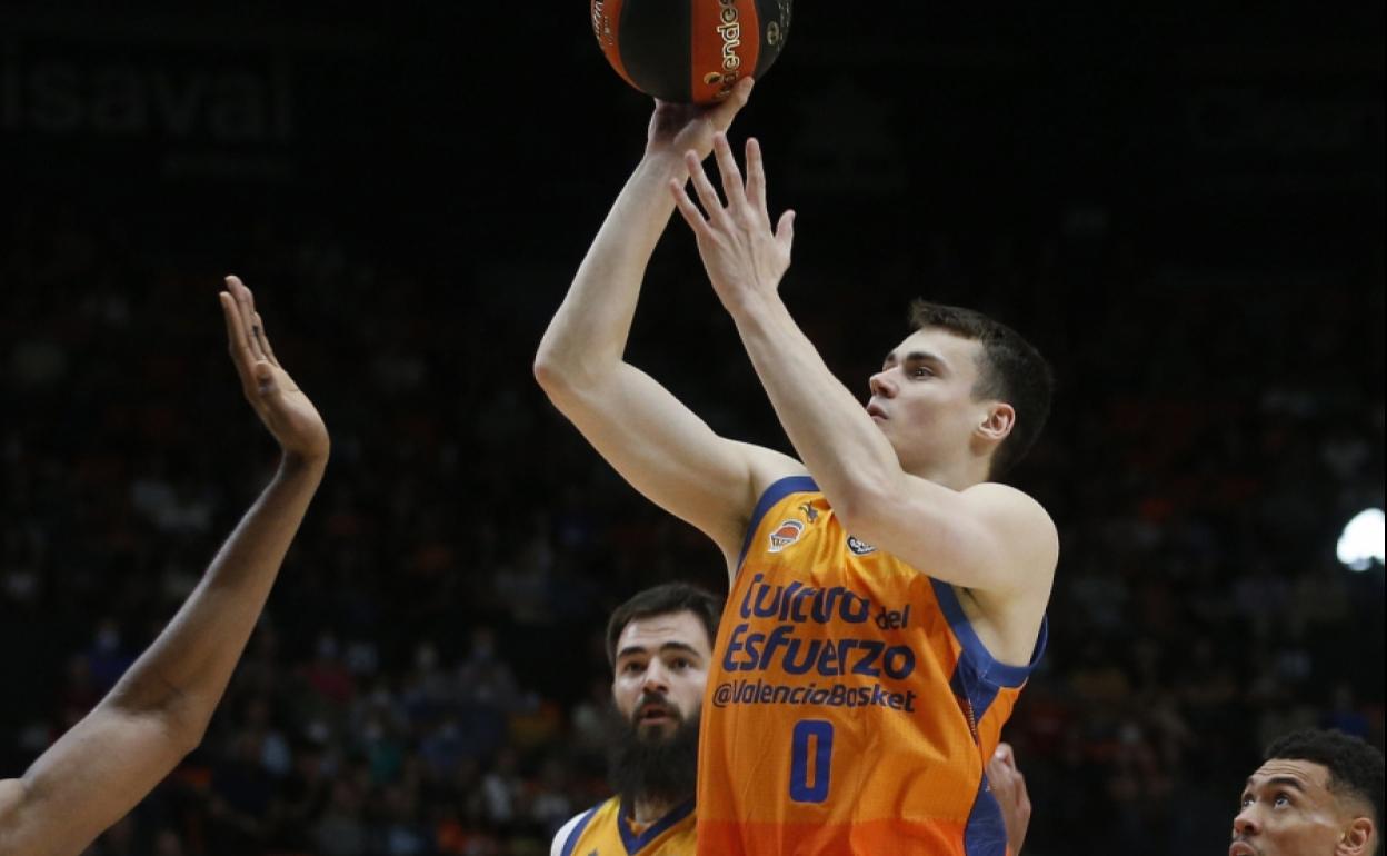 Dimitrijevic, durante un encuentro con el Valencia Basket. 