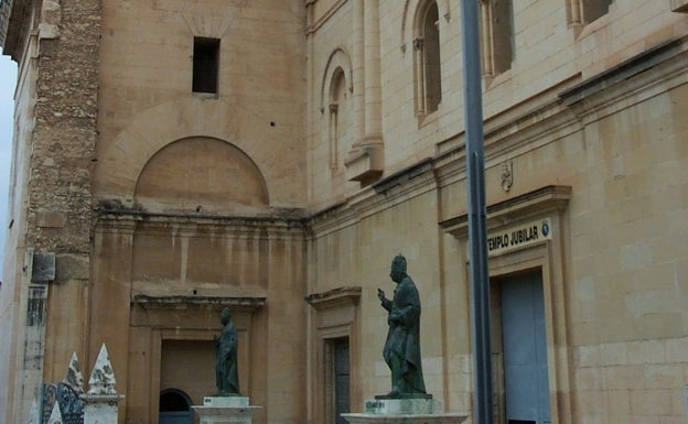 La Puerta Santa del templo se abre este jueves a las 19:30 horas para dar inicio el Año Jubilar. 