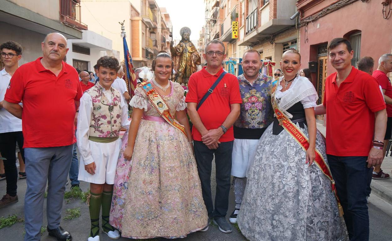 La imagen del patrón visita un casal fallero. 