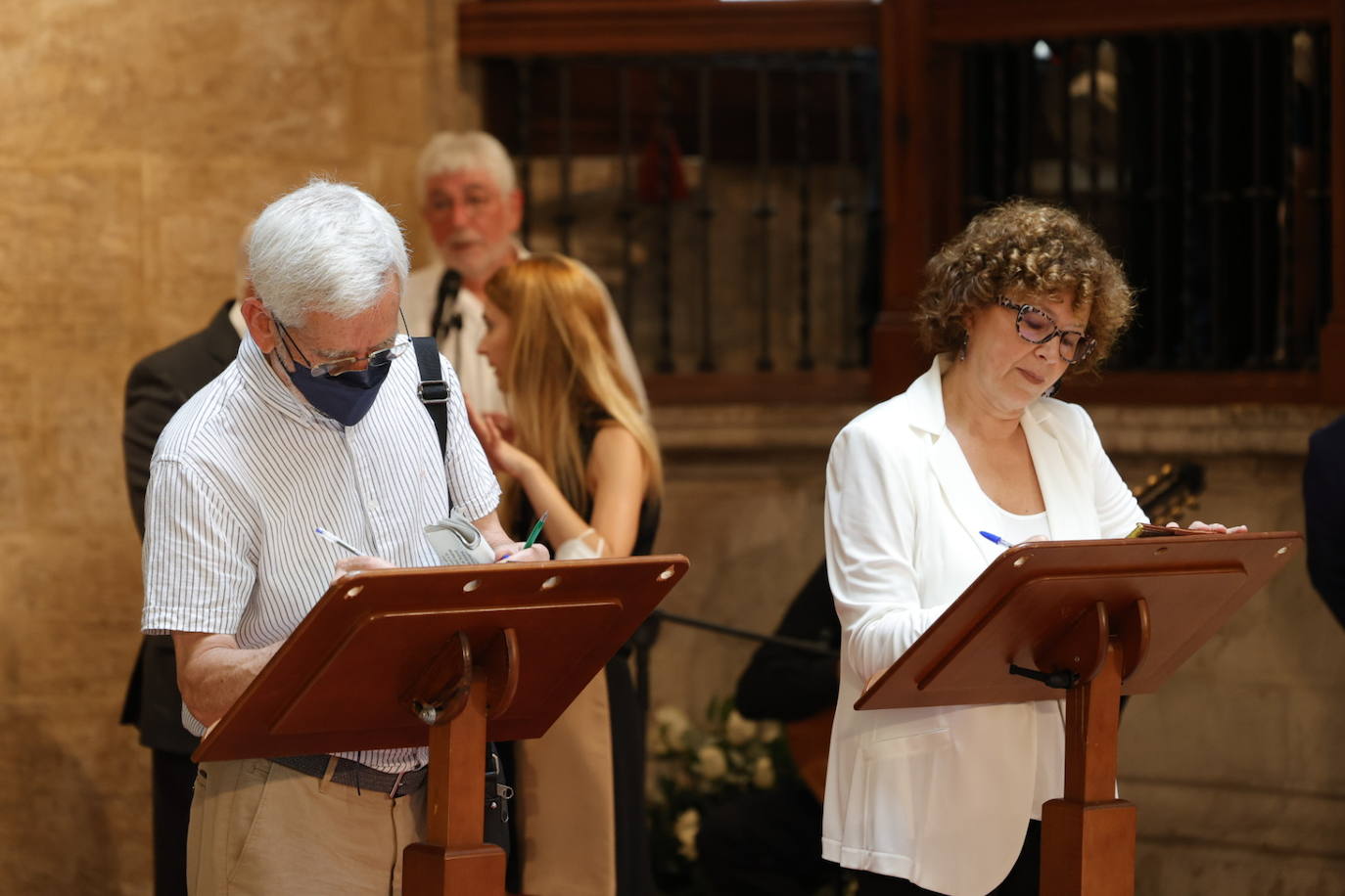 Fotos: La sociedad valenciana despide a Santiago Grisolía