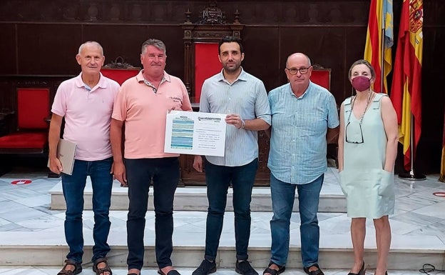 Sagunto se suma a la concentración vecinal en defensa de las playas