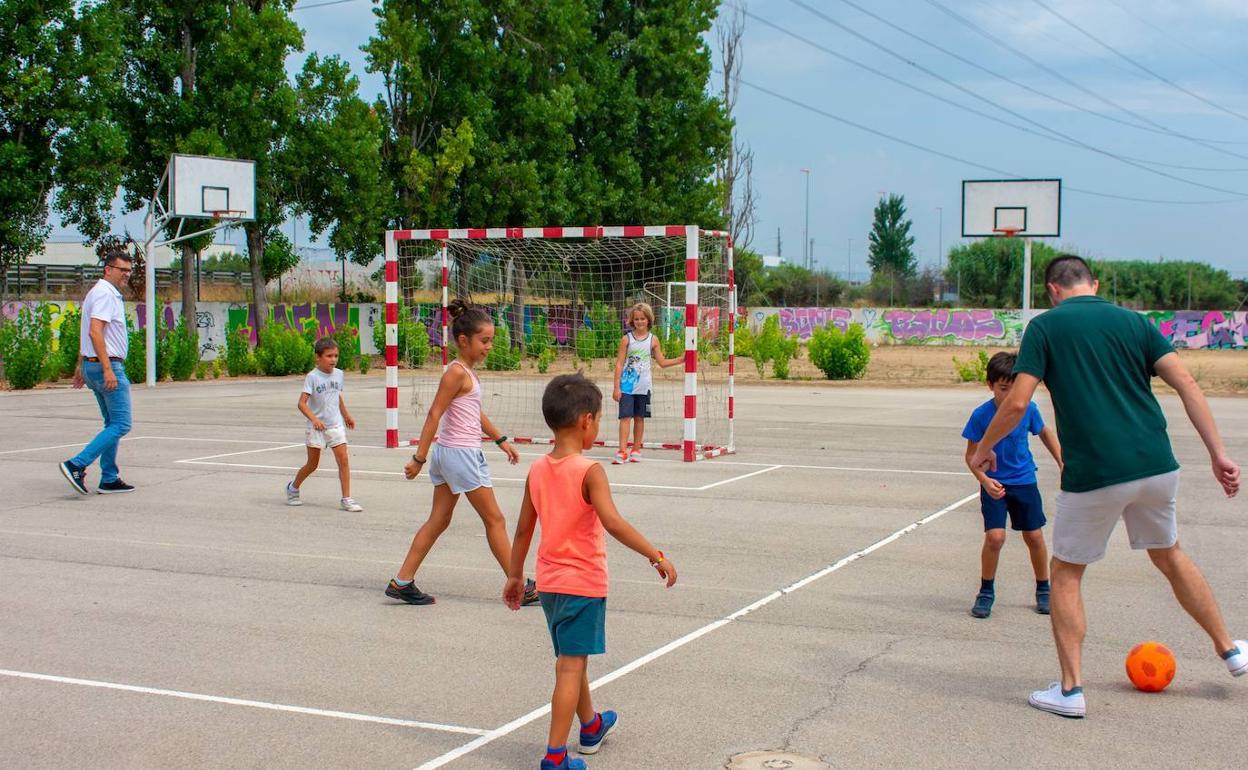 Los alumnos en el campamento de verano. 