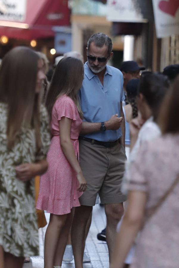 Fotos: La familia Real, de paseo sorpresa por las calles de Palma