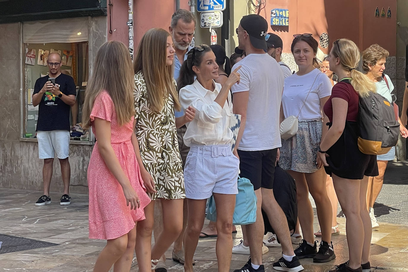 Fotos: La familia Real, de paseo sorpresa por las calles de Palma