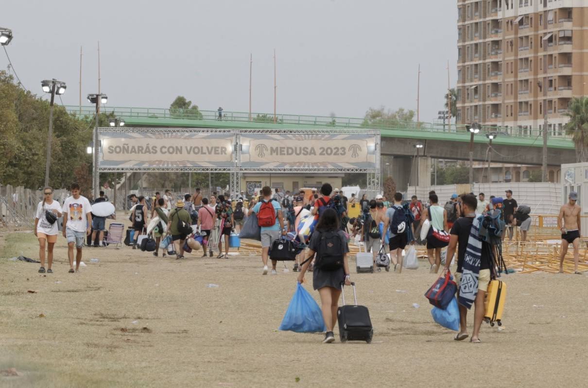 Fotos: Así ha quedado el recinto del festival Medusa tras la tormenta de arena