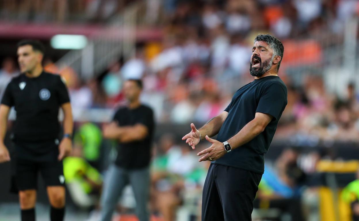 Gattuso, es su entreno en Liga con el Valencia. 