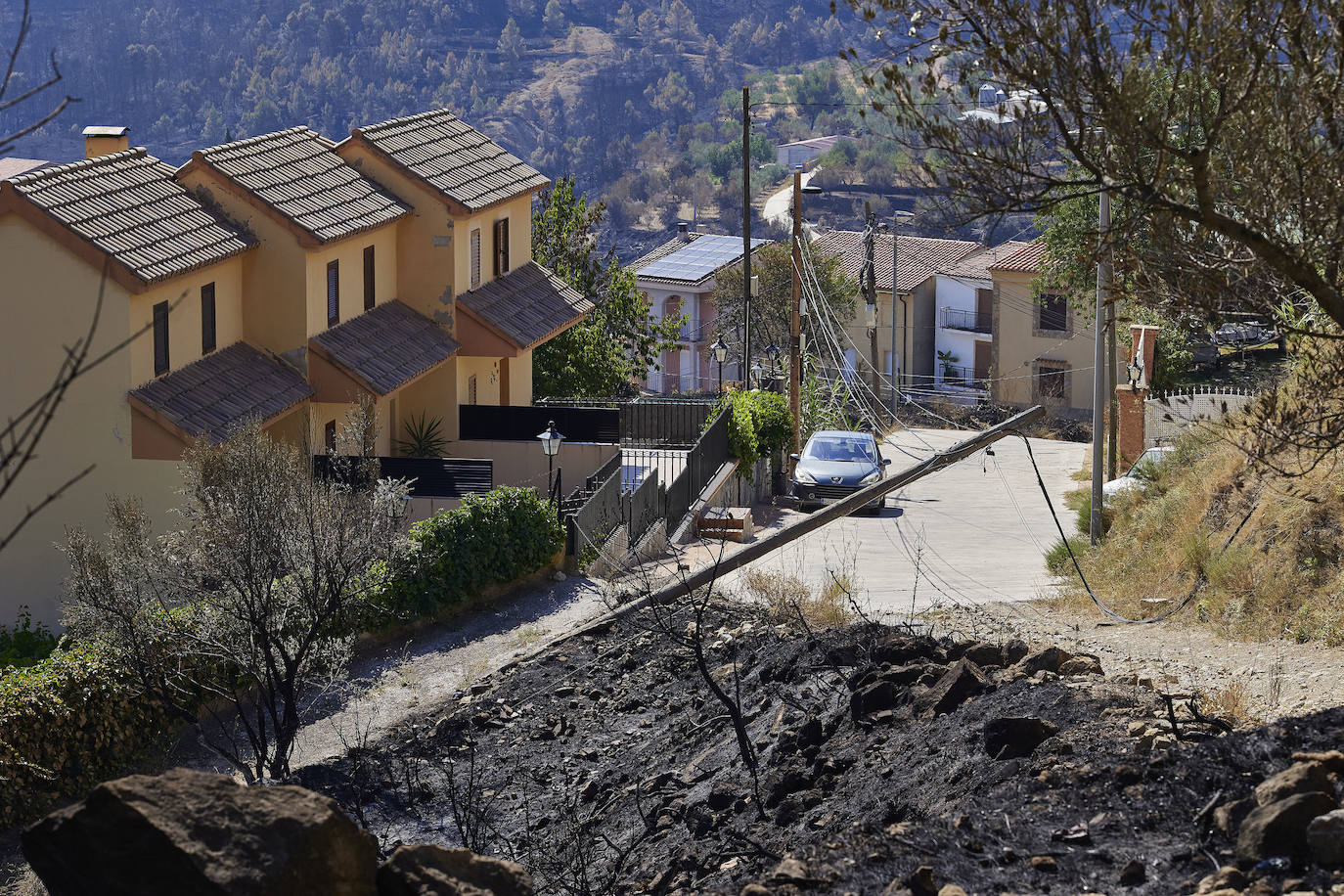 Fotos: El regreso de los vecinos de Bejís a sus casas tras el incendio