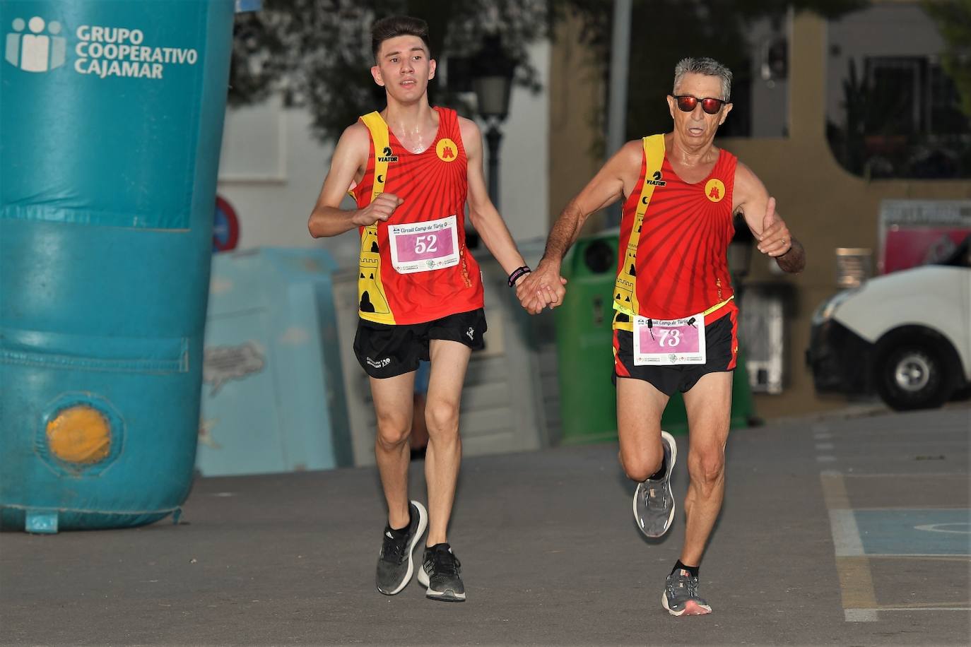 Cientos de corredores han participado en la Volta a Peu a Loriguilla 2022. 