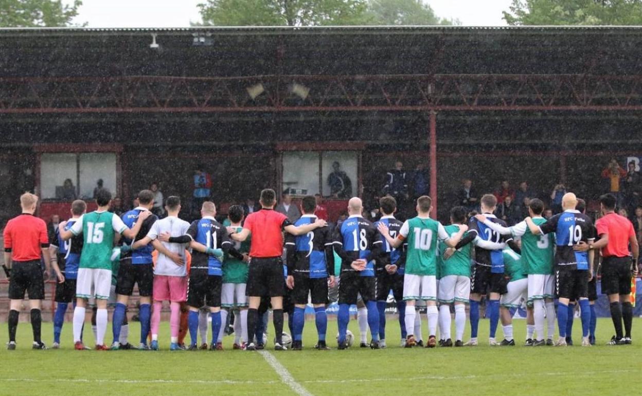 Una imagen previa a un partido del Trofeo Fenix.