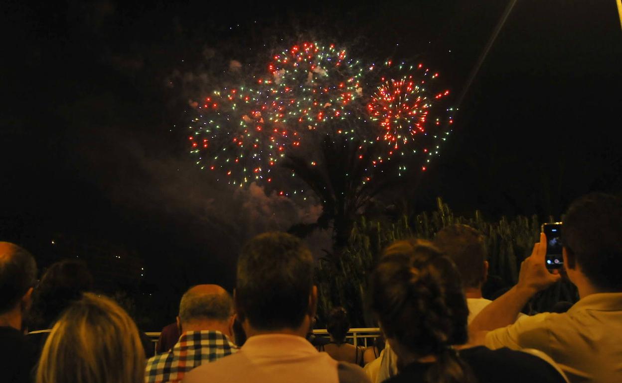 Un castillo de fuegos artificiales, en una imagen de archivo.