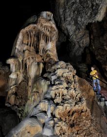 Imagen secundaria 2 - El interior de las cuevas de Canelobre en Busot.