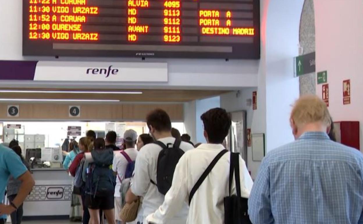 Renfe: Abonos gratis Cercanías | Renfe contrata 851 nuevos trabajadores para evitar el colapso por la venta de abonos gratis