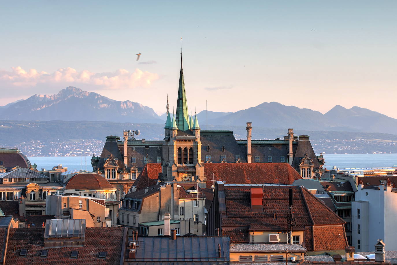 6.- SUIZA