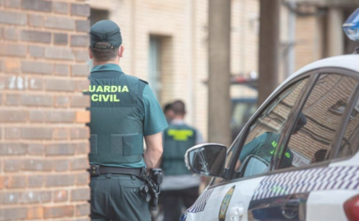 Varios agentes de la Guardia Civil. 