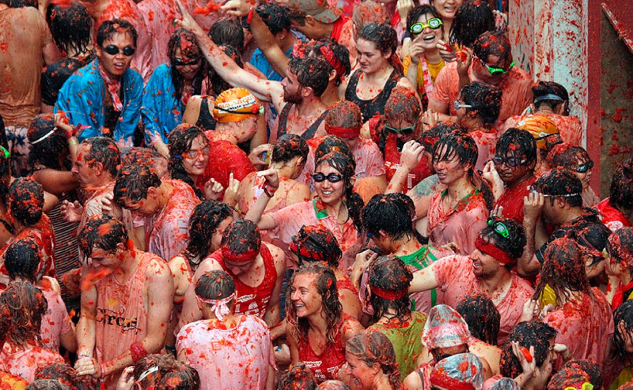 La Tomatina regresa tras dos años sin la tradicional batalla festiva.