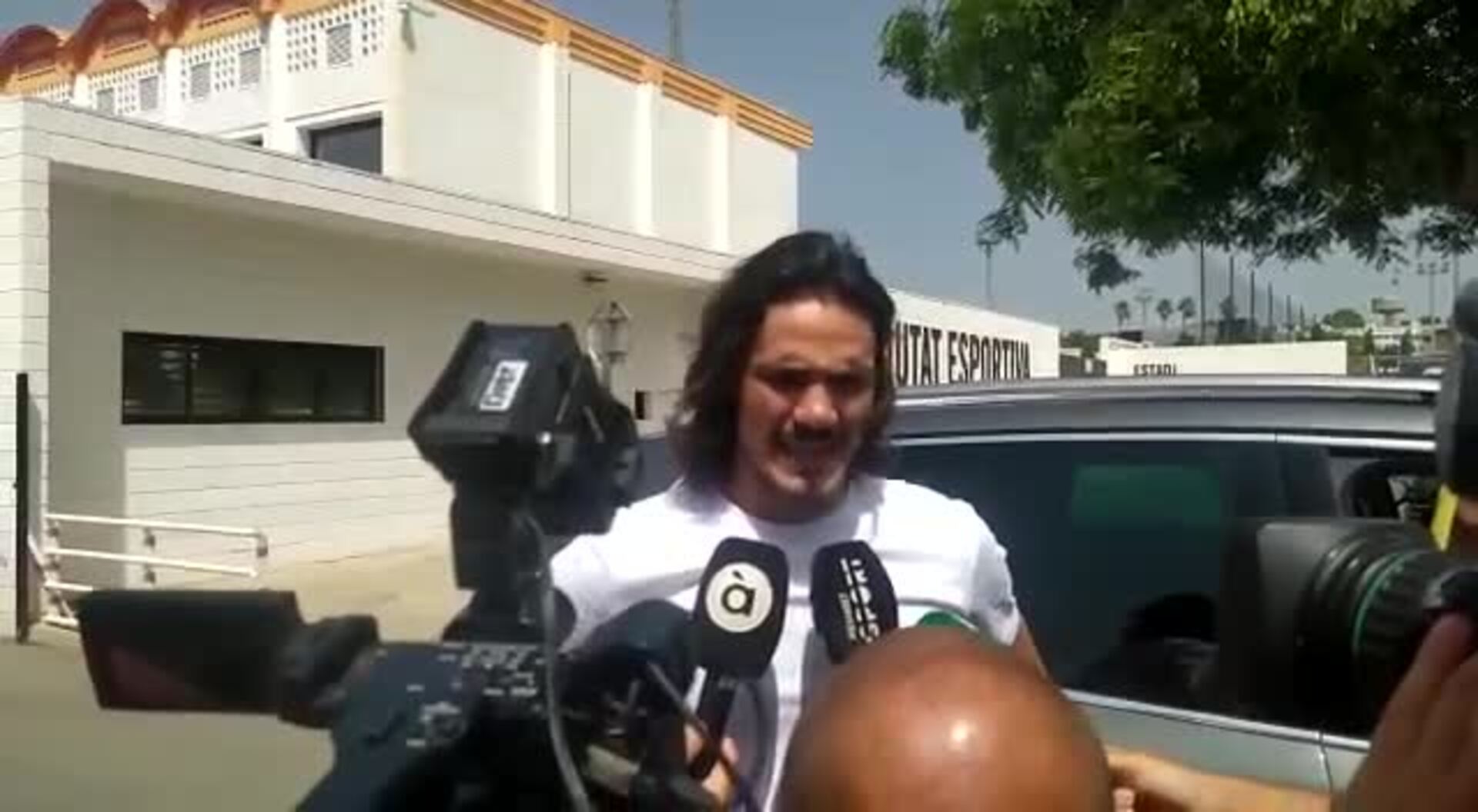 Cavani acude a la ciudad deportiva de Paterna