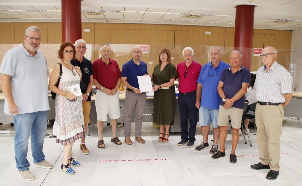 Un grupo de promotores de la iniciativa. 