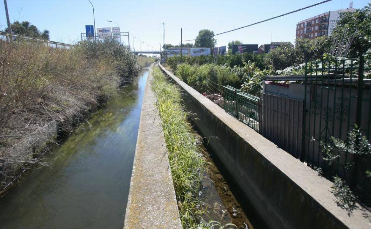 Acequia de Favara a su paso por Castellar, en imagen de archivo. 