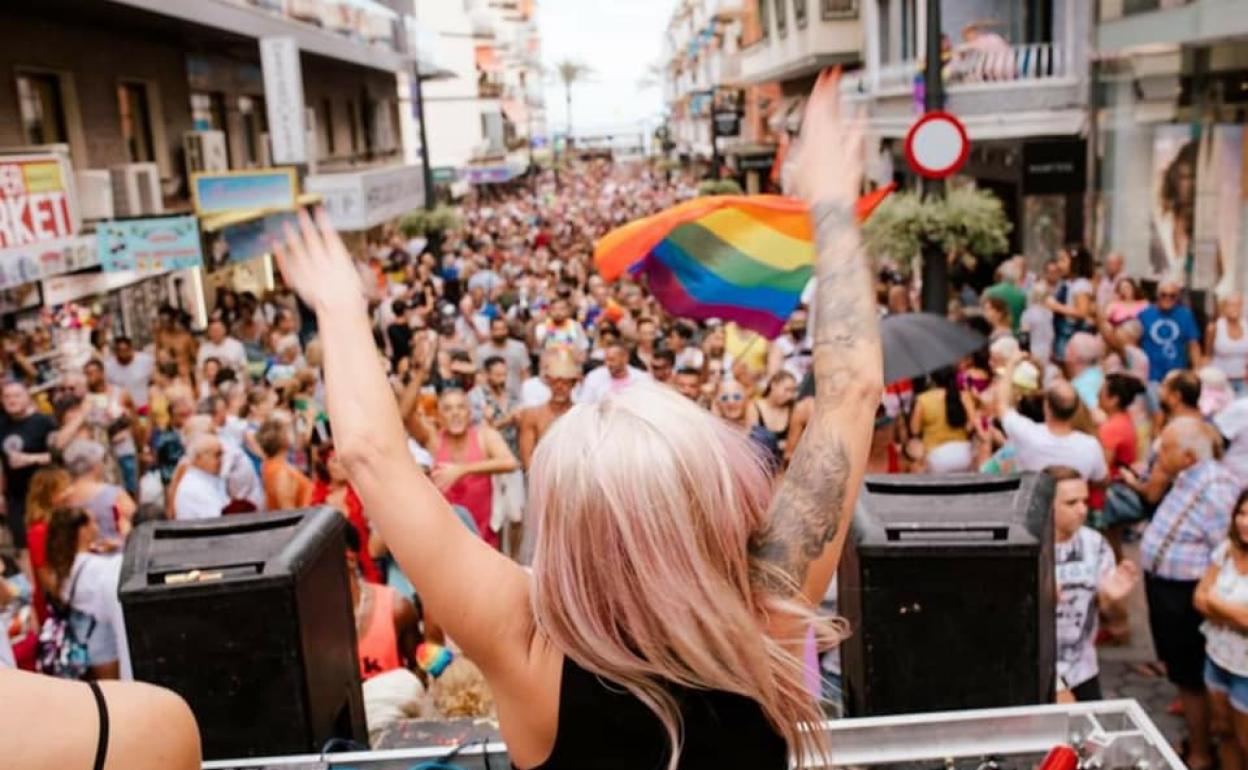 Imagen de uno de los actos de ediciones anteriores del Benidorm Pride