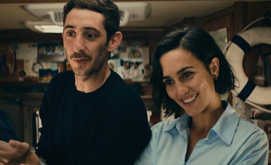 Enric Auquer y Megan Montaner en 'La vida padre'.