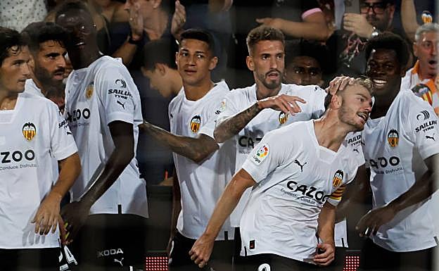 El máximo accionista avala cinco millones para subir el 'fair play'