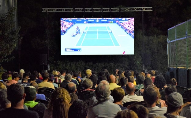 Los espectadores tuvieron que trasnochar para seguir la final. 