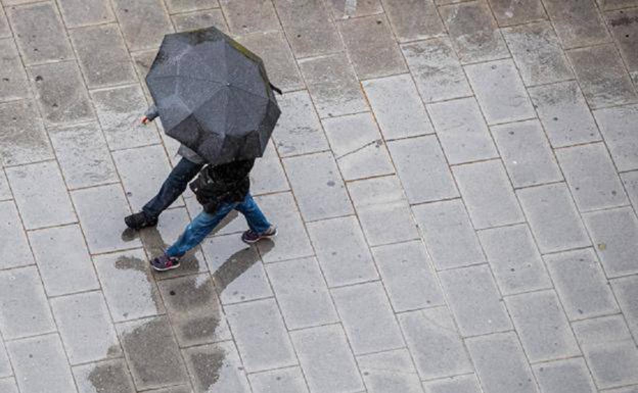 El tiempo hoy y mañana en Valencia: aviso por lluvias intensas | Previsión del tiempo en la Comunitat para las próximas horas: las lluvias siguen descargando con fuerza