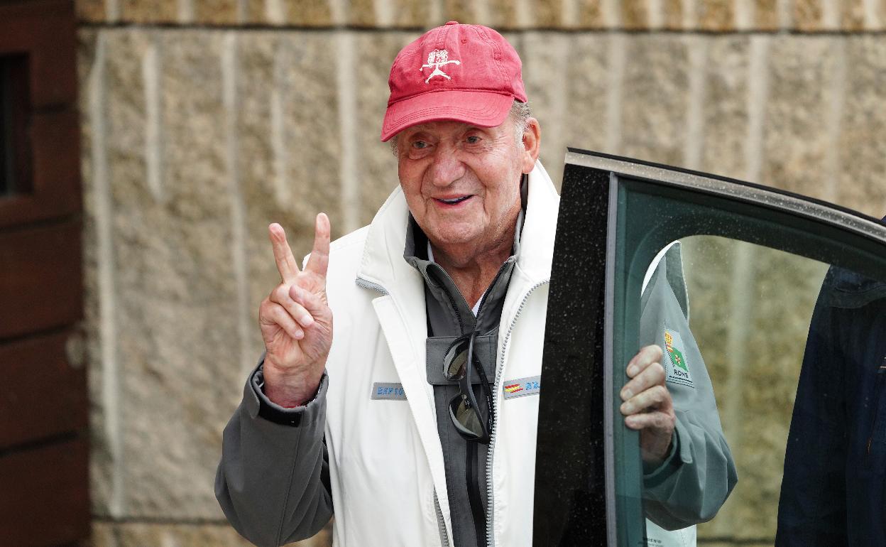 El rey emérito Juan Carlos I, durante su visita a Sanxenxo el pasado mes de mayo.