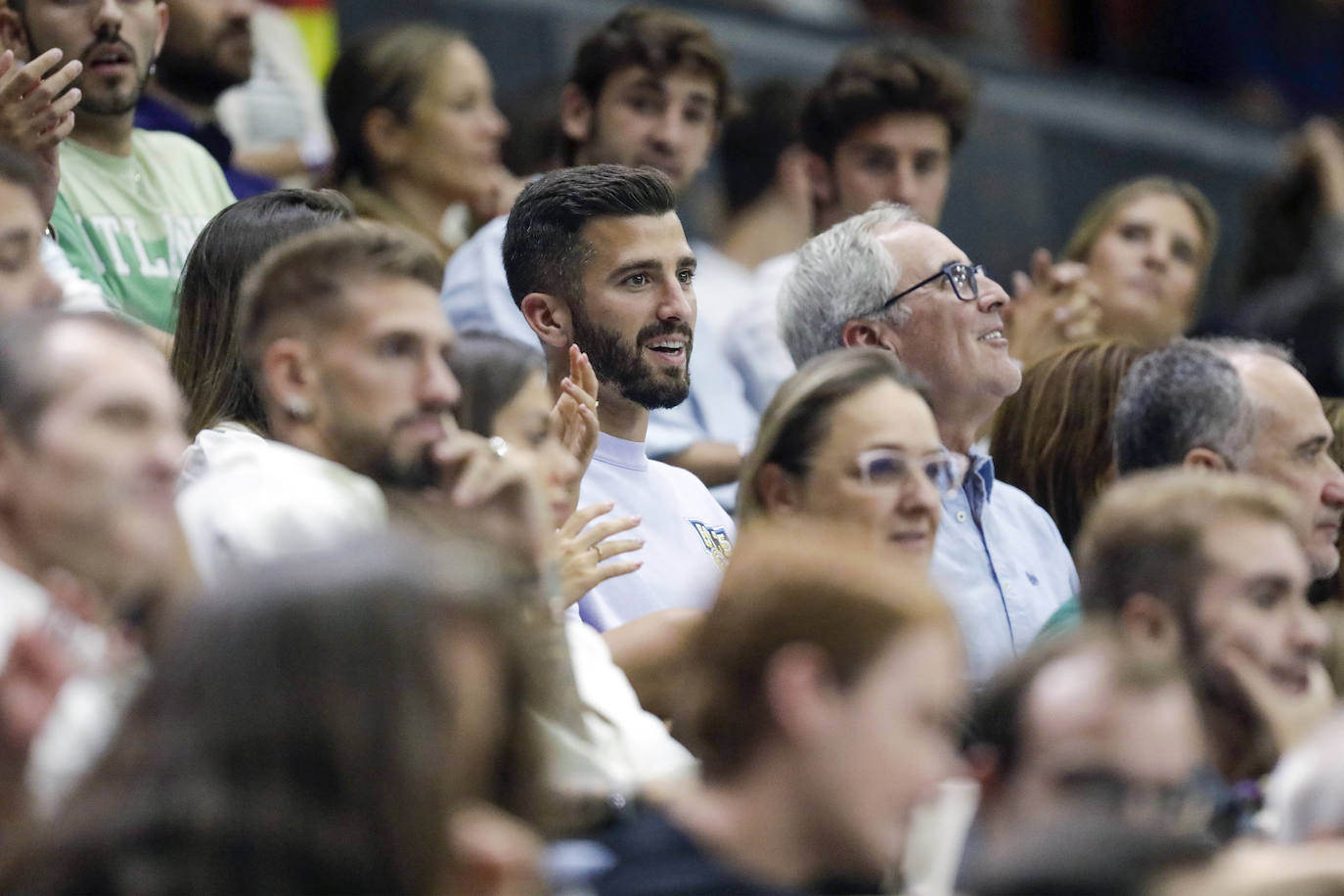 Fotos: Jugadores del Valencia y del Levante arropan a Alcaraz