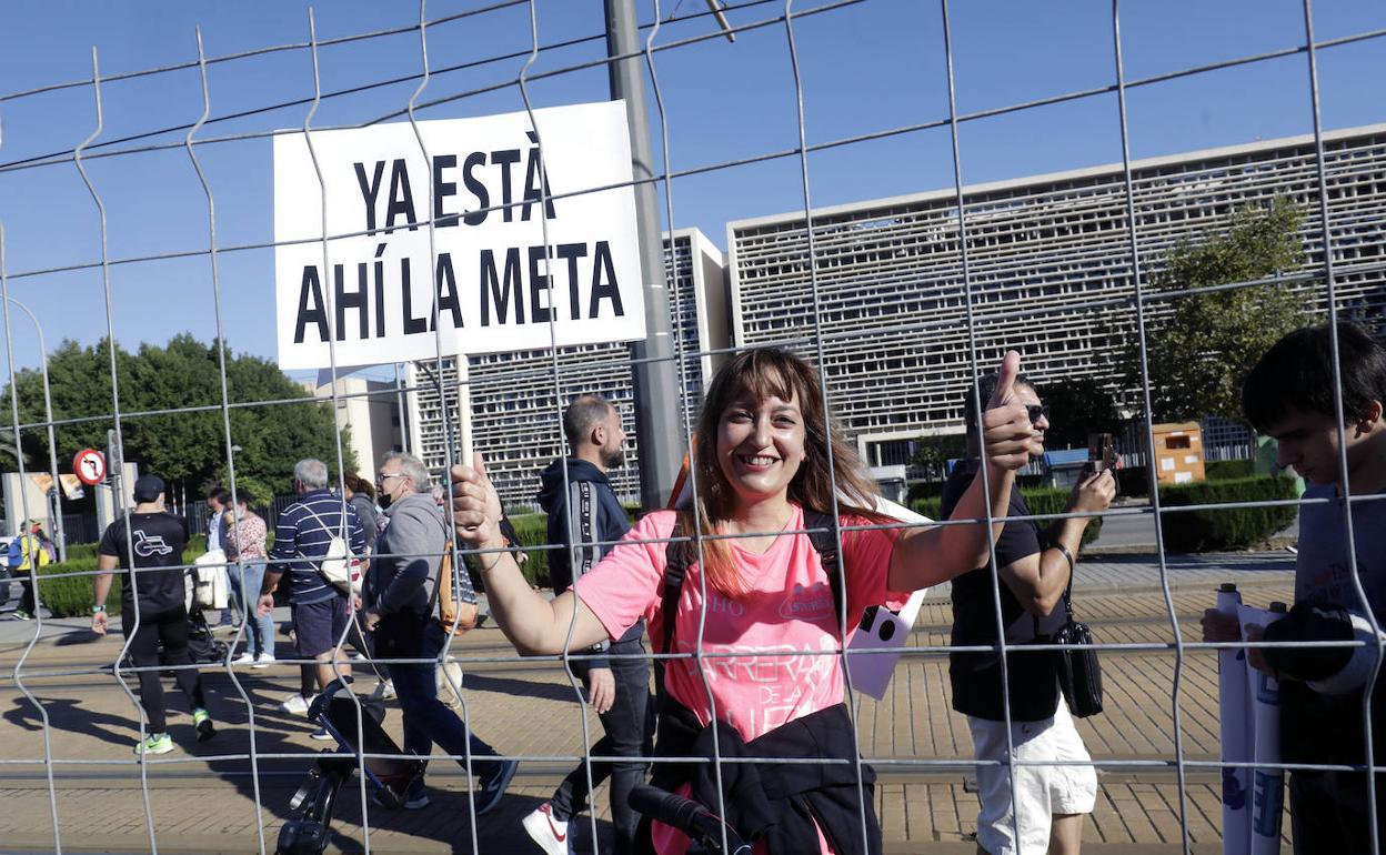 Los ánimos del público, nunca faltan en la ciudad del running. 