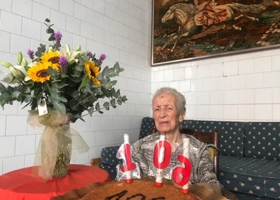 Imagen secundaria 1 - Josefina era una de las vecinas más queridas de Benifaió. 