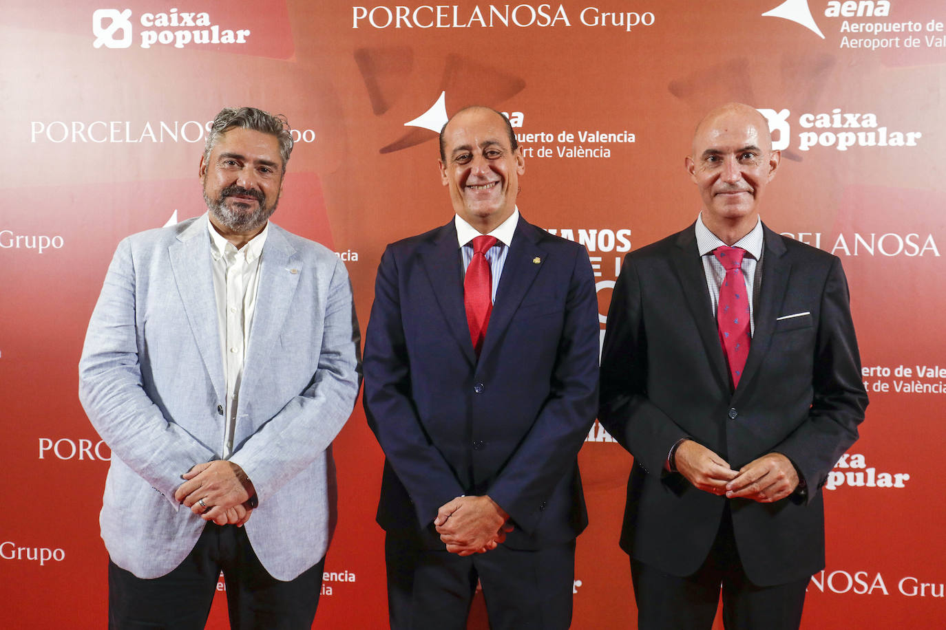 José Gozálbez, portavoz municipal de Vox en Valencia (d), el concejal de Vox Vicente Montañez y Javier Marí, asesor.