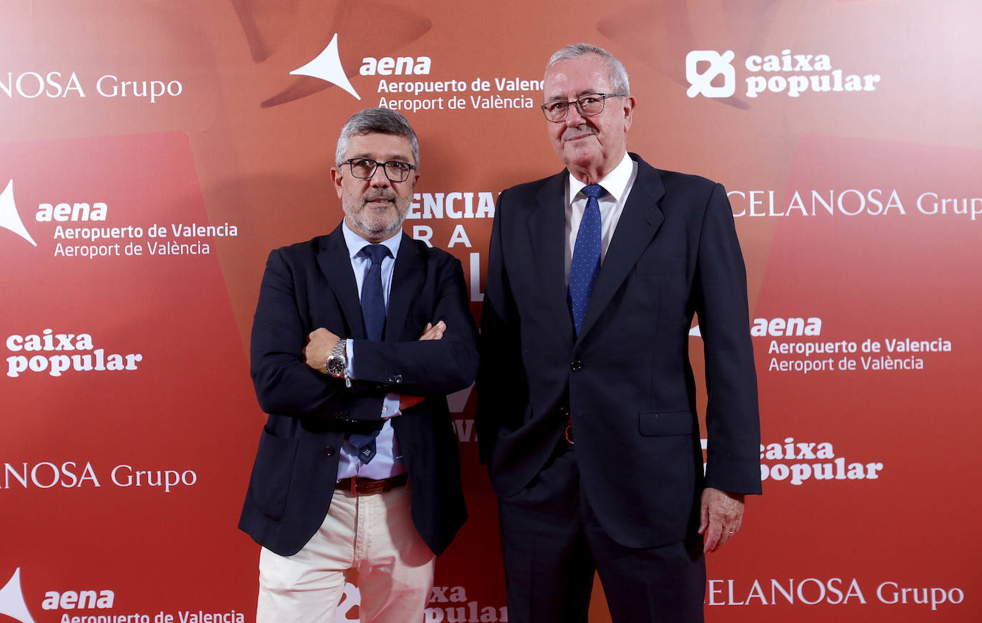 Ignacio Carrau, vicepresidente del Ateneo Mercantil (d) y Sergio Aspas, periodista.