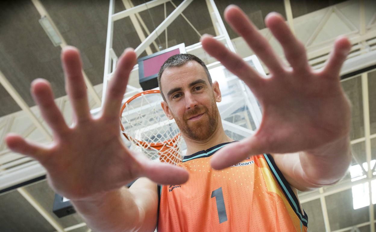 Víctor Claver busca dar su mejor versión en su segunda temporada del retorno al Valencia Basket. 