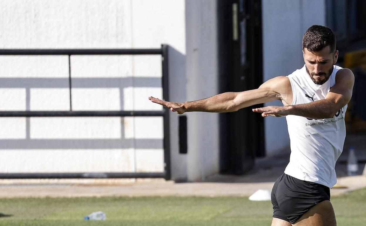 José Luis Gayà, durante un entrenamiento en Paterna.