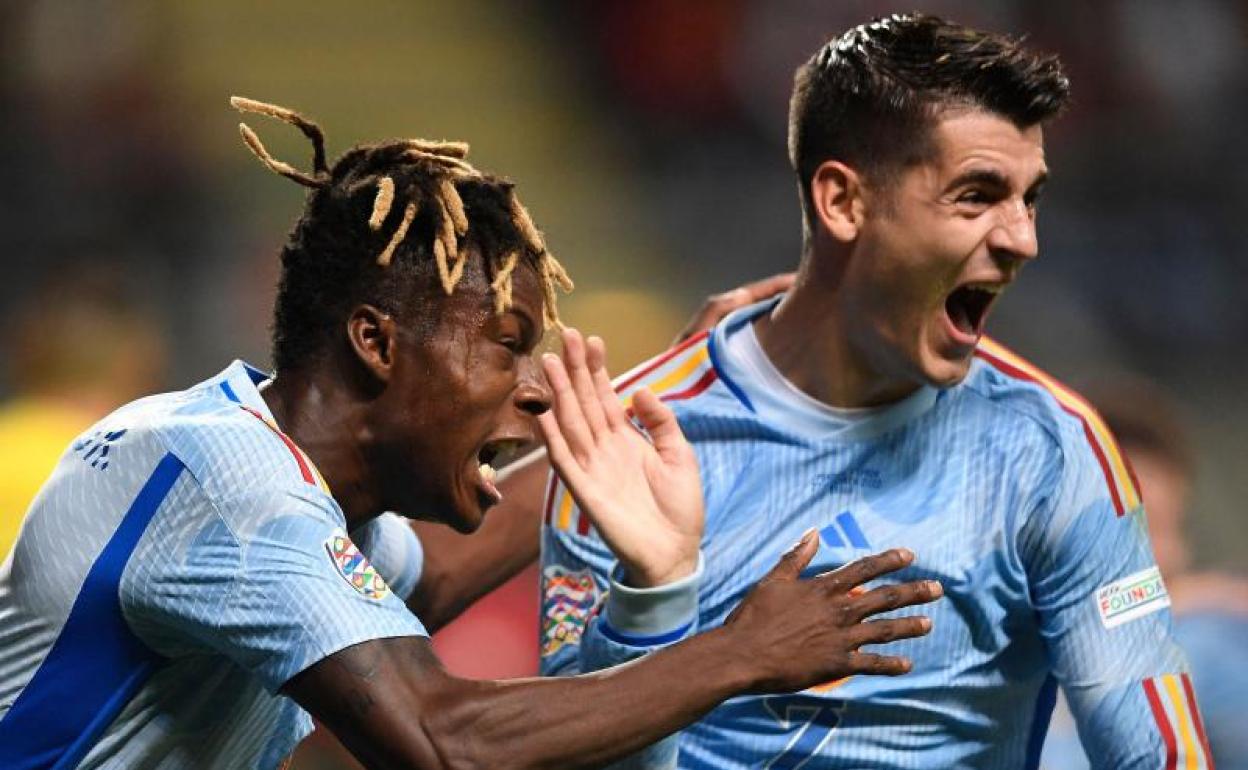 Nico Williams y Álvaro Morata celebran el gol de España ante Portugal. 