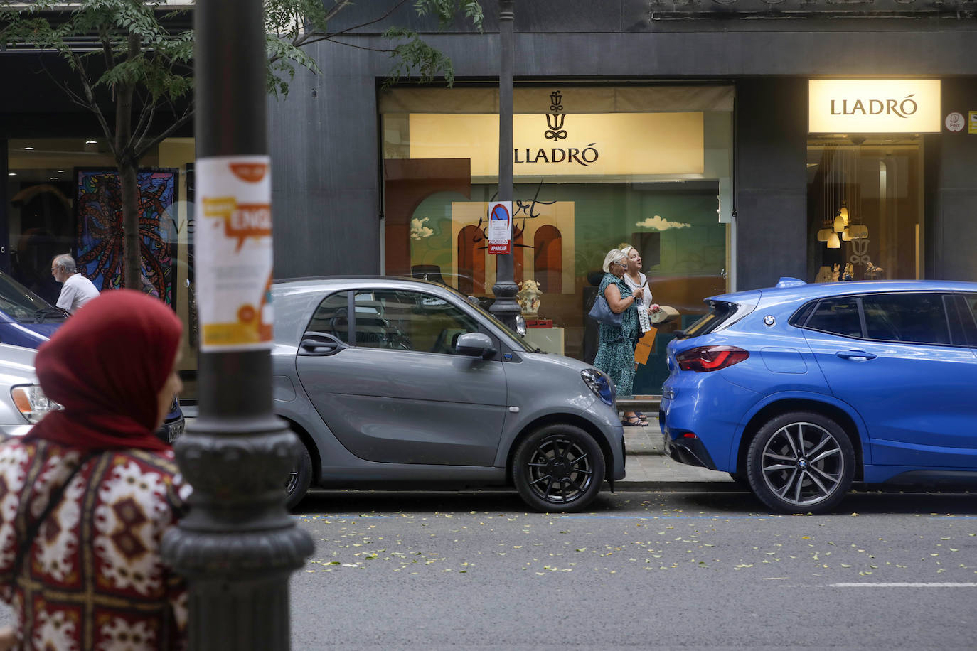 Fuga del lujo. La marcha de Loewe y Louis Vuitton apuntilla una zona lastrada por los alquileres disparados y la pérdida del atractivo de Valencia para las grandes marcas