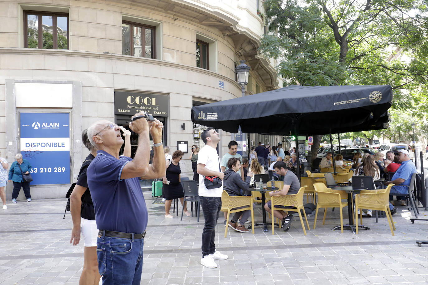 Fuga del lujo. La marcha de Loewe y Louis Vuitton apuntilla una zona lastrada por los alquileres disparados y la pérdida del atractivo de Valencia para las grandes marcas