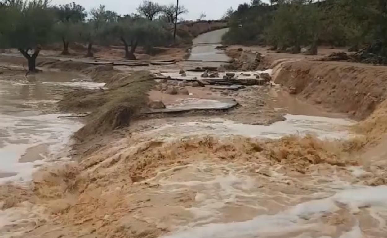 Uno de los caminos que engulló la DANA de 2019 en el término de La Font de la Figuera. 