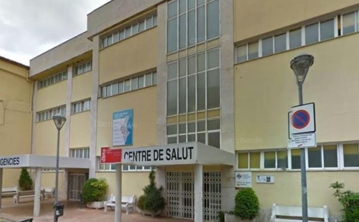 Imagen del edificio del Centro de Salud de l'Olleria cuyos profesionales se han quejado. 