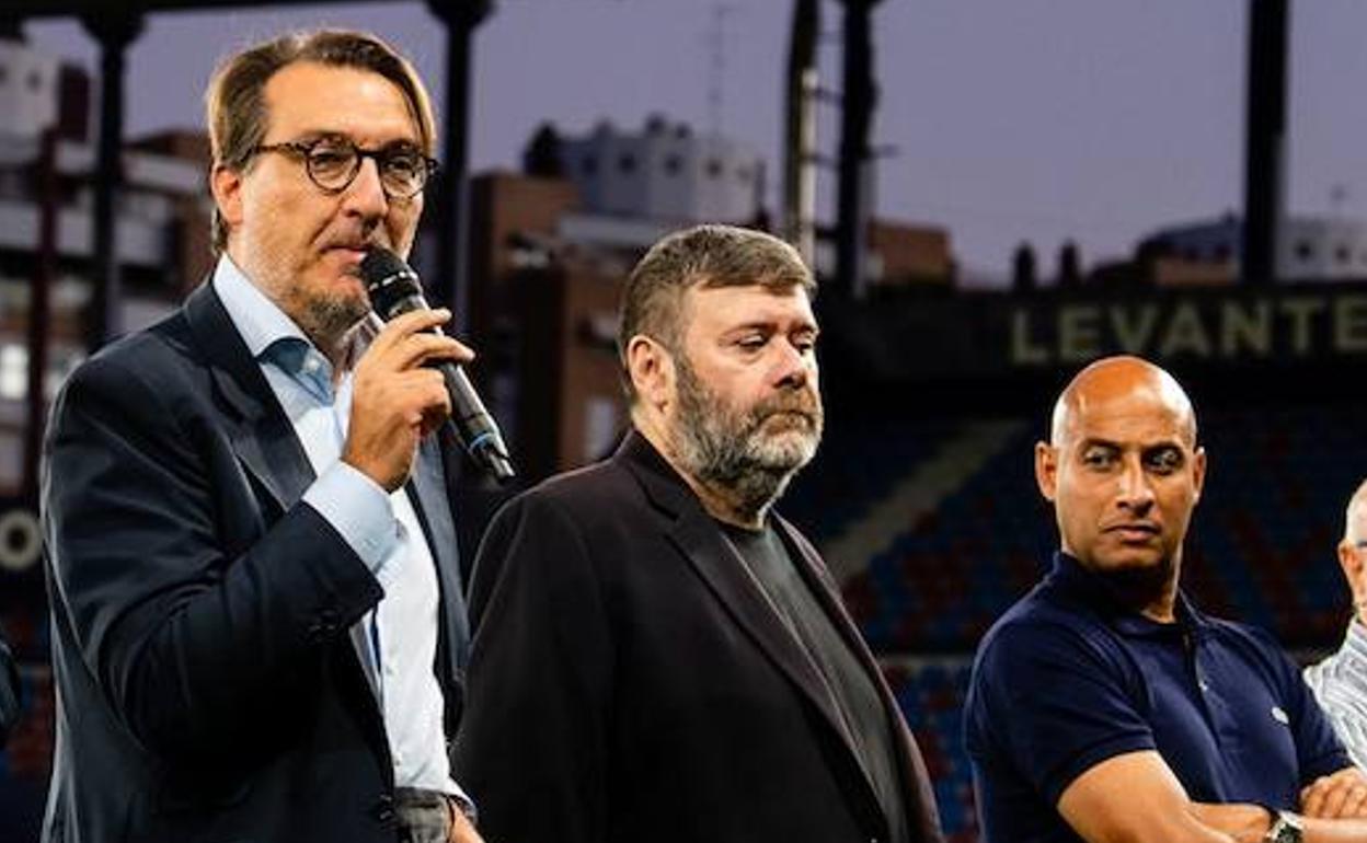 Quico Catalán, Mikel Barrachina y Mehdi Nafti, durante un acto de la semana pasada. 