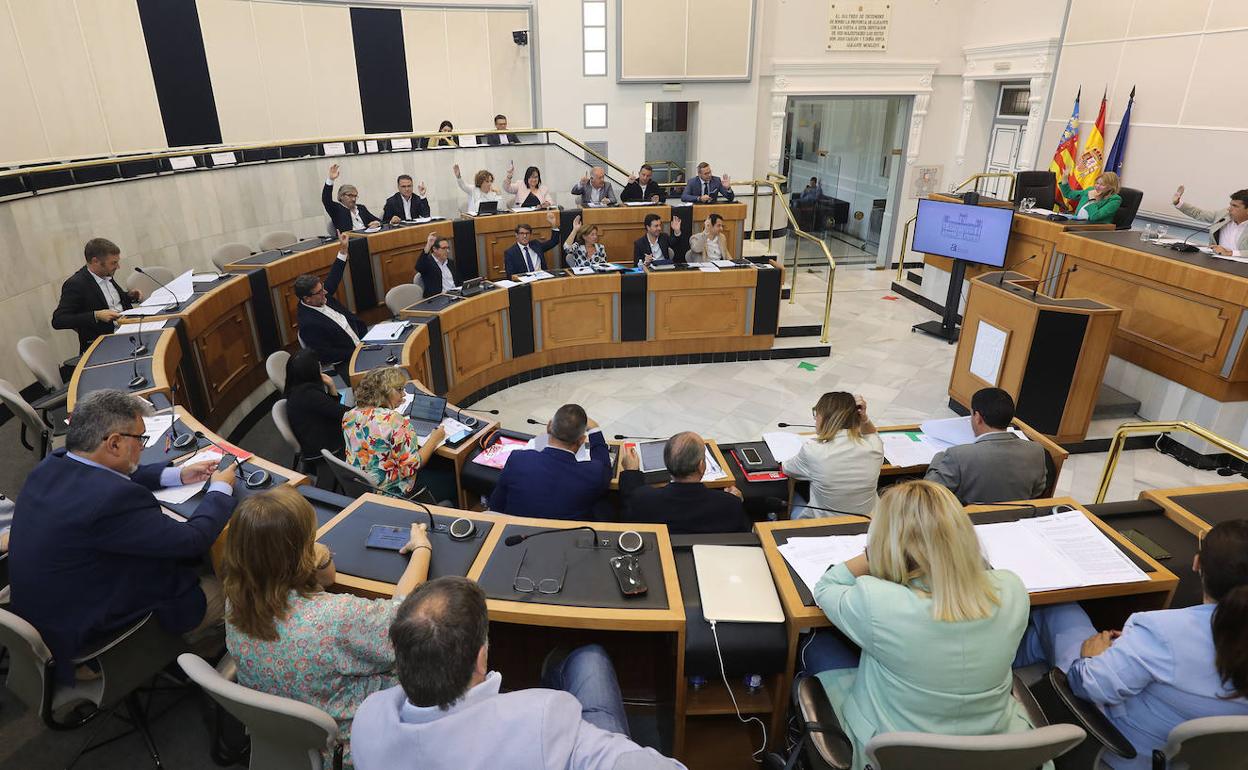 Pleno ordinario en la Diputación de Alicante, este miércoles. 