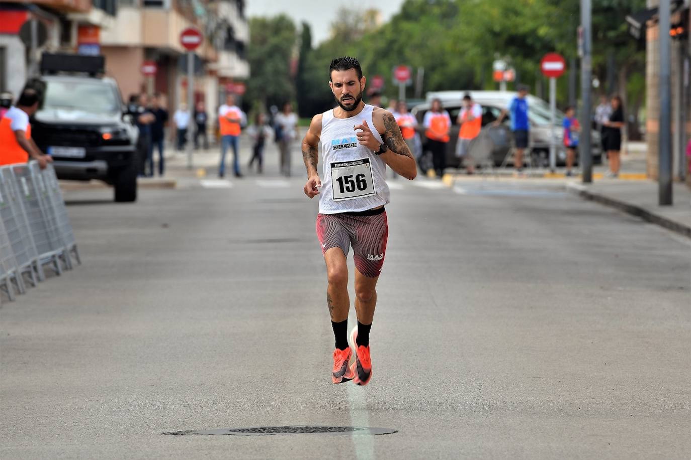 Los corredores en la 10K de Massamagrell.