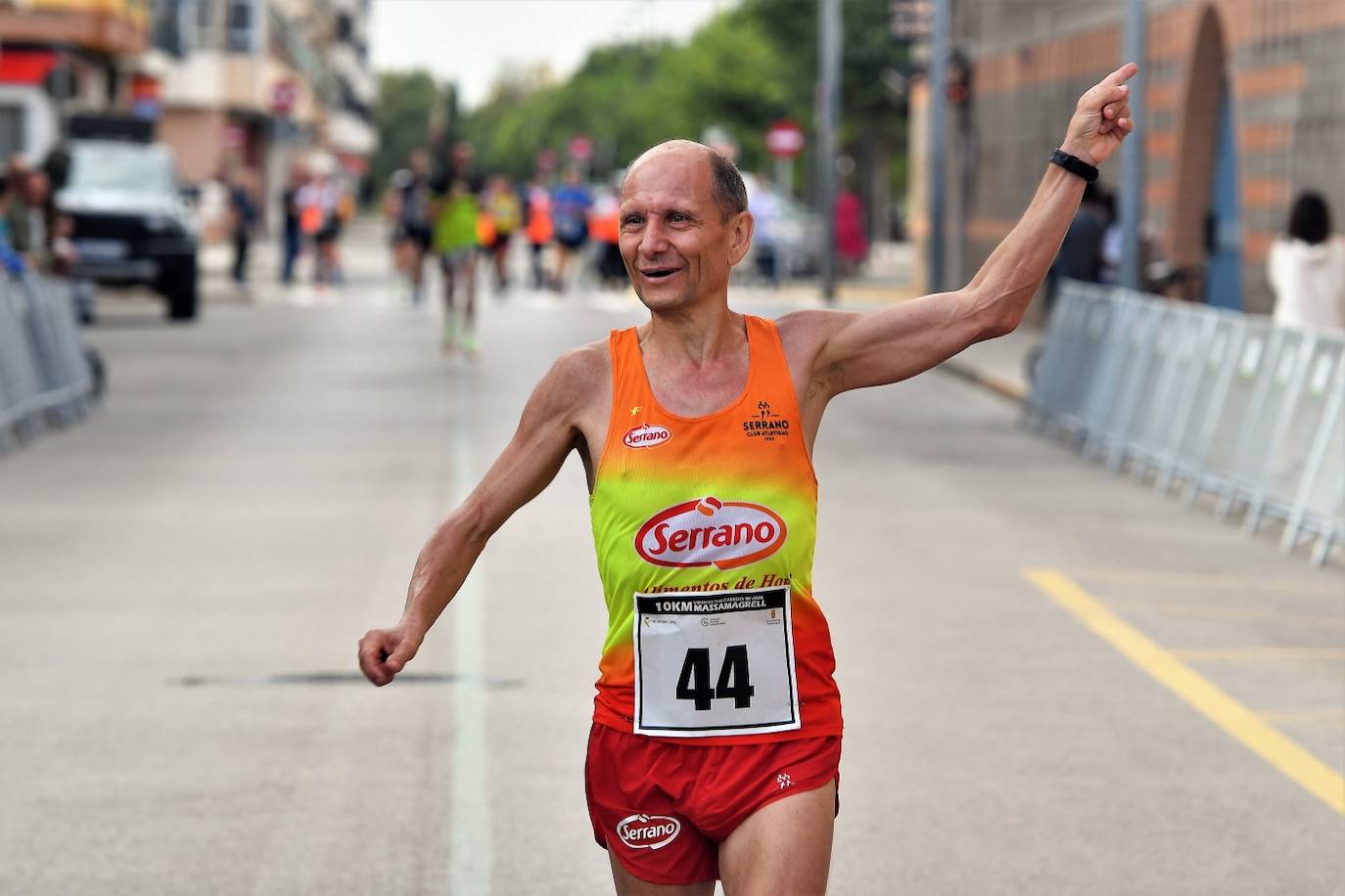 Los corredores en la 10K de Massamagrell.