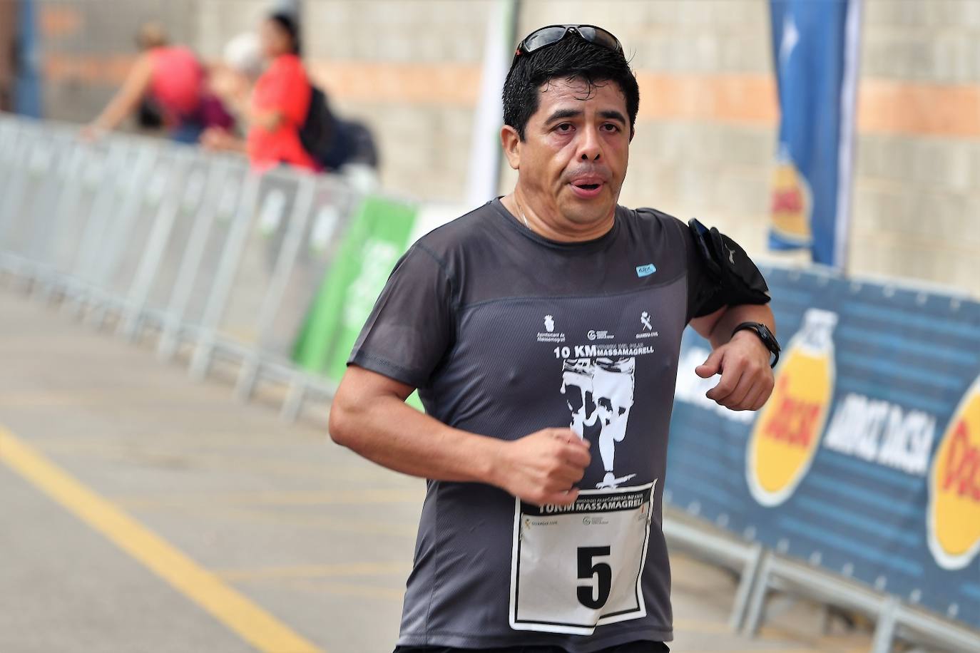 Los corredores en la 10K de Massamagrell.