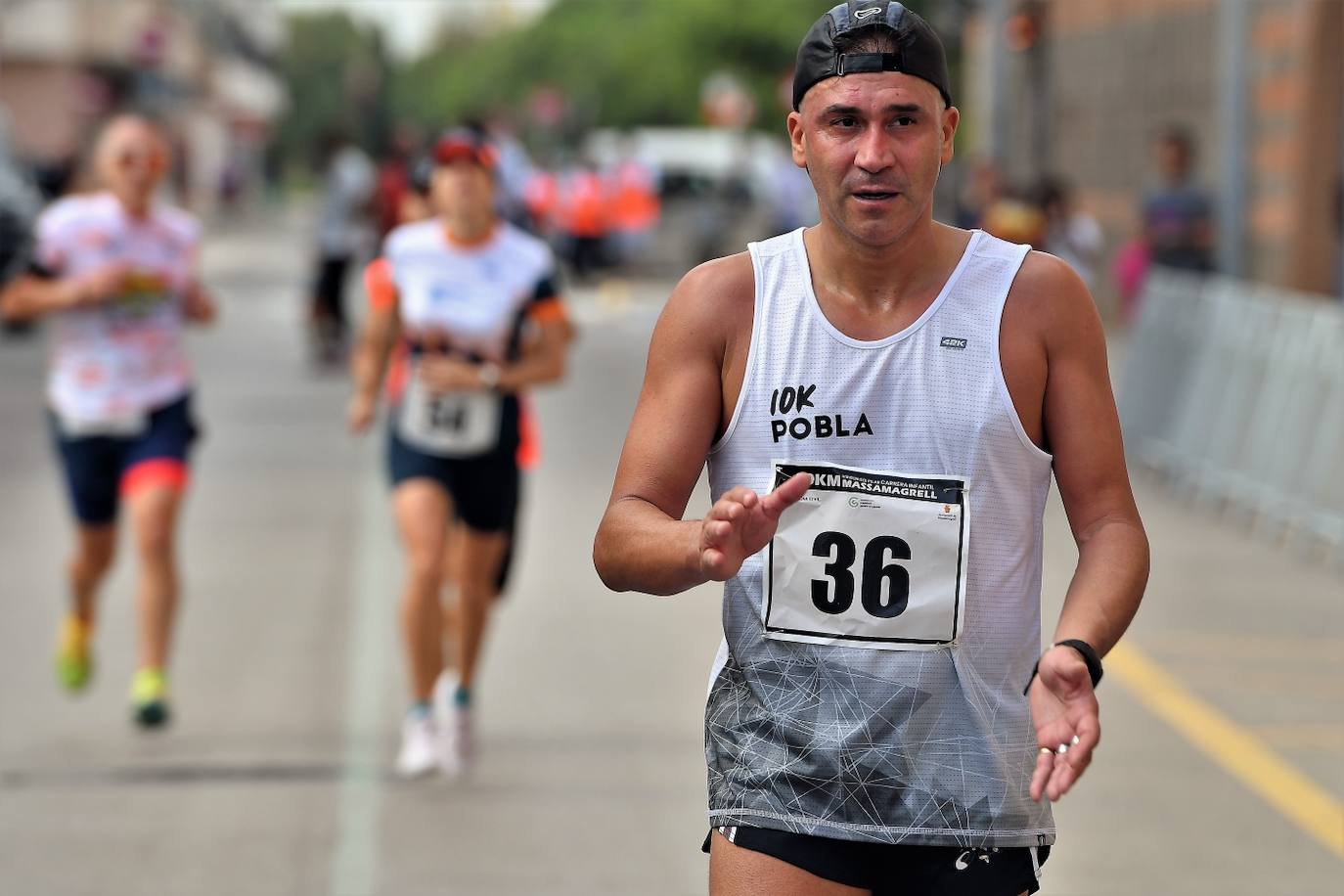 Los corredores en la 10K de Massamagrell.