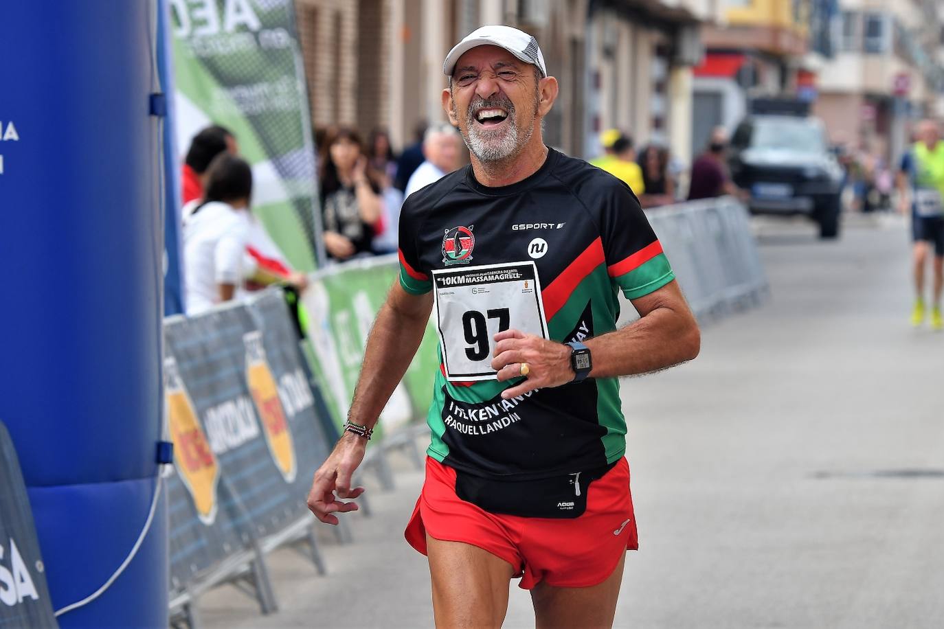 Los corredores en la 10K de Massamagrell.